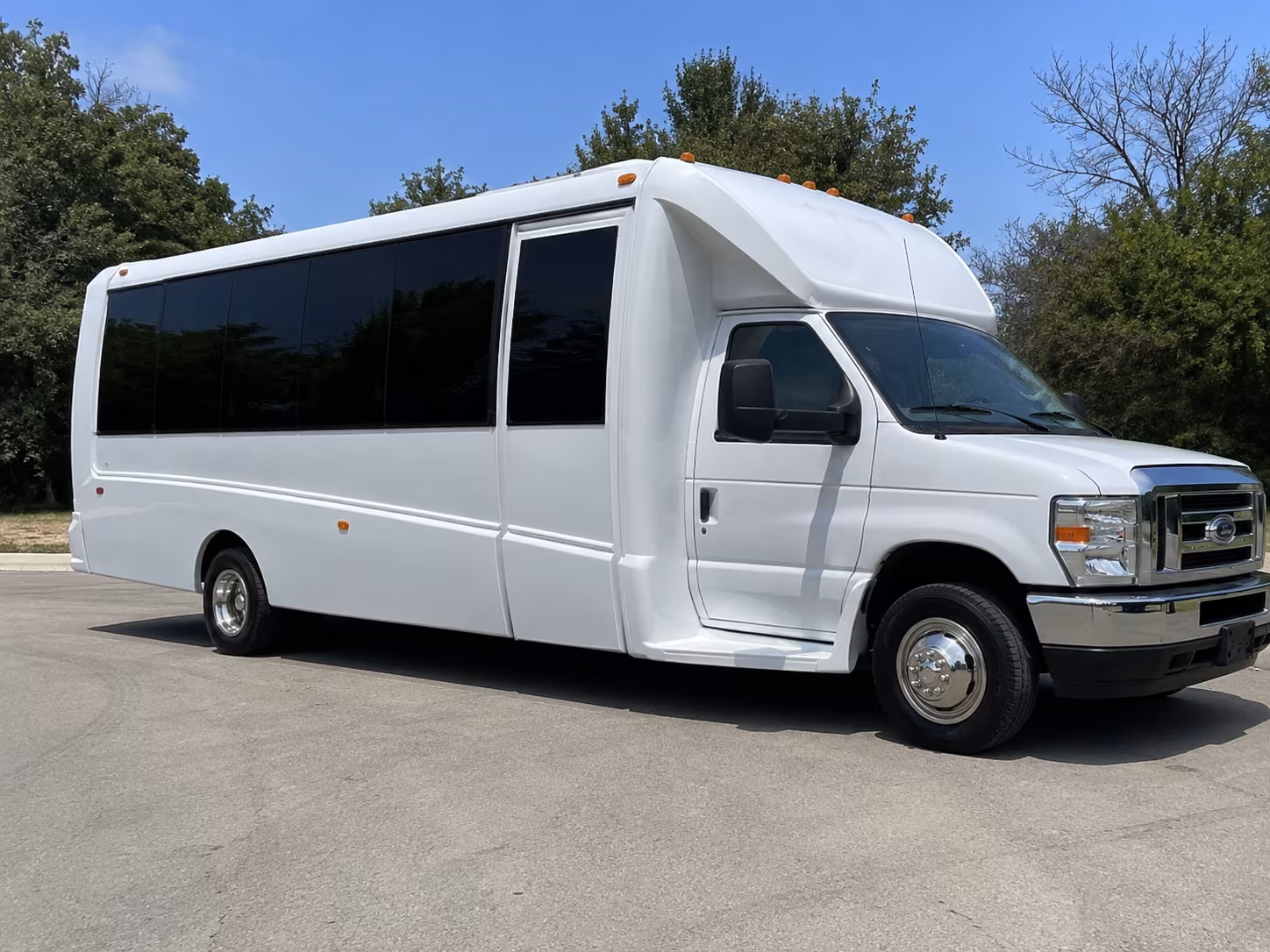 bachelorette and bachelor party buses in rochester new york