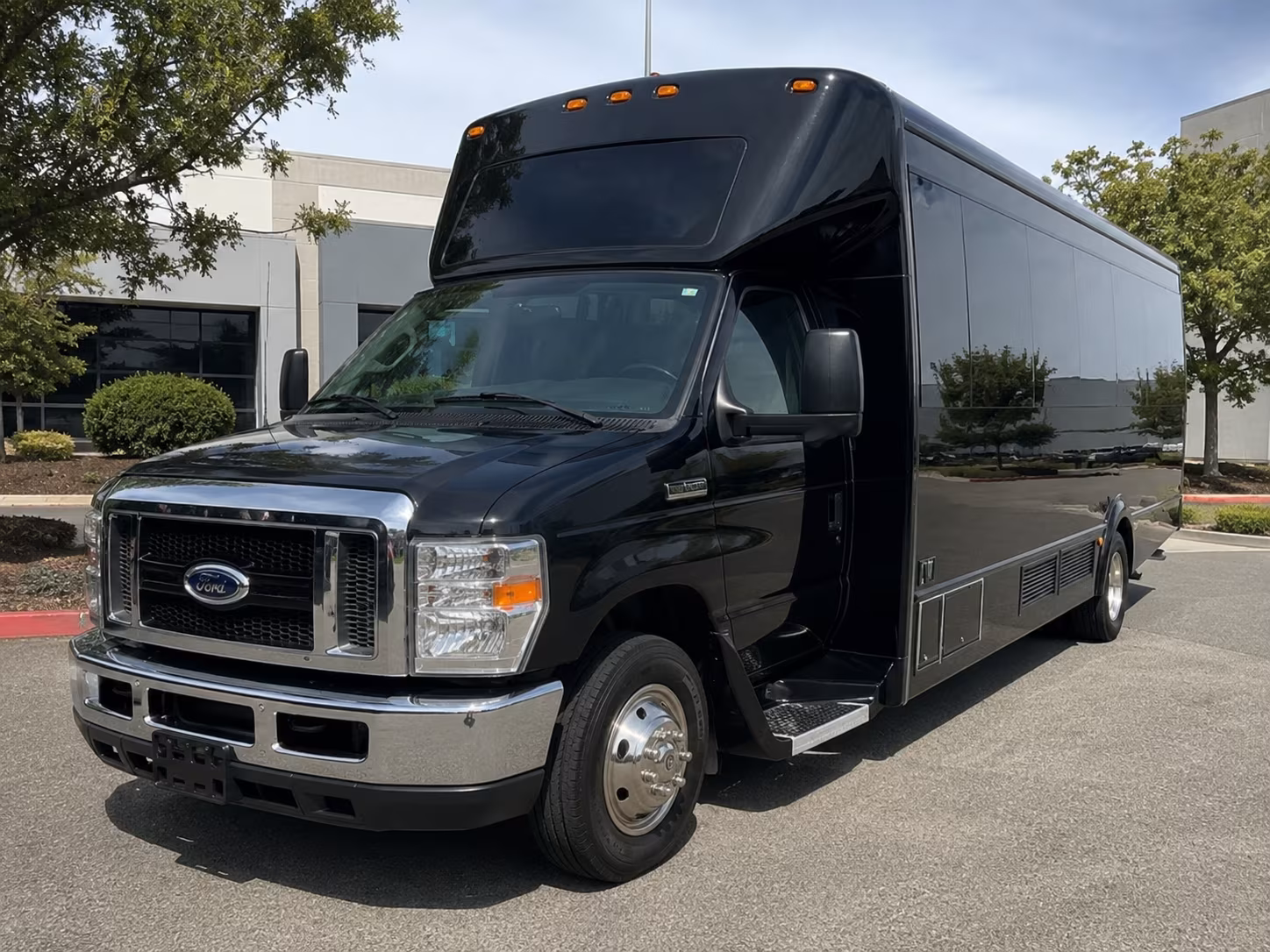 rochester wedding party bus rental